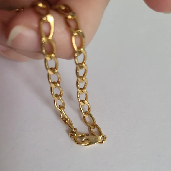 Vintage Avon Gold Tone Green Enamel Shamrock Clover Pendant Charm Chain Bracelet - Picture 6 of 9